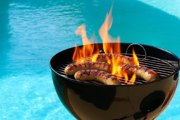 BBQ вечеринка на бассейне