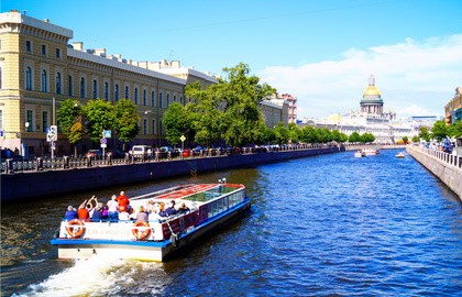 По Петербургу на теплоходе: каналы, мосты и Большая Нева
