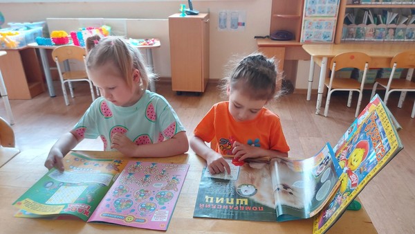 Знакомство с детской периодикой «Библиотека спешит к малышам»