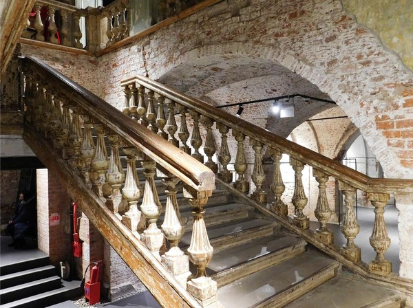 Выставка «Флигель. Фотопортрет одного московского дома»