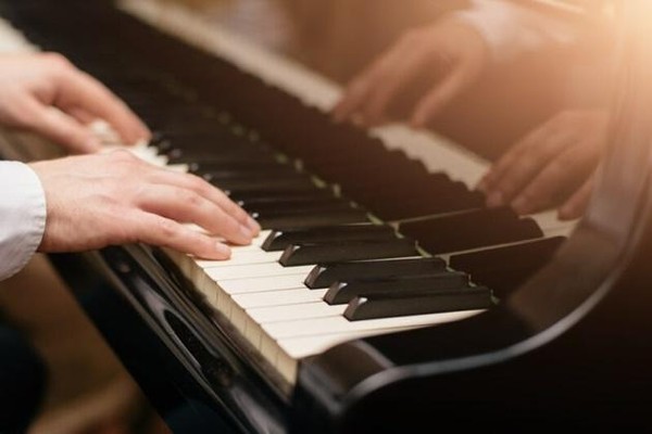 Концерт фортепьянной музыки «Музыка сквозь века»