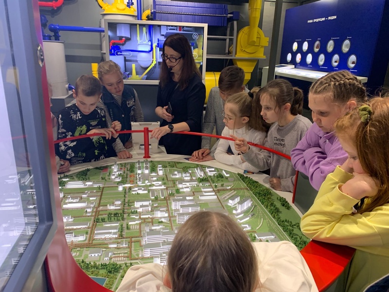 Экскурсия «Между нами химия» (6+).