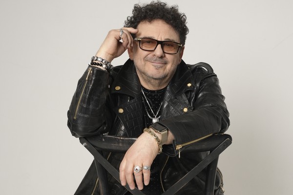 Игорь Саруханов