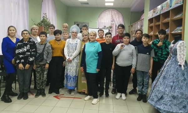 Интерактивный лекторий «Поэзия народного костюма»