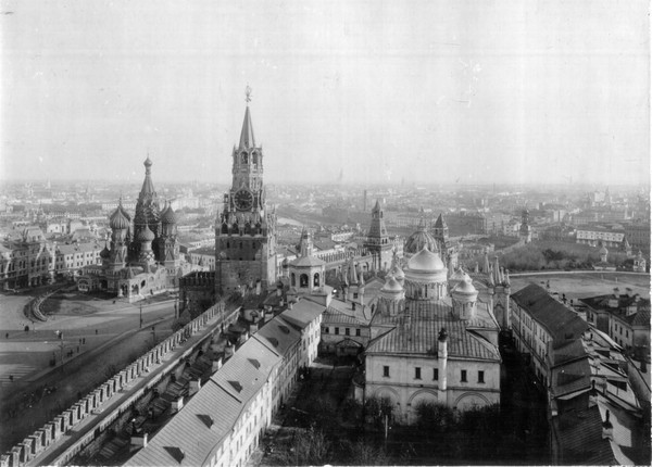 Тематическая экскурсия «Московский Кремль. Век XX. Люди и судьбы»