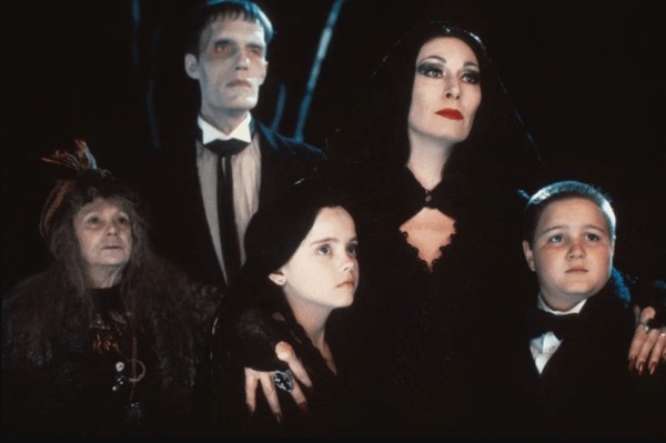 Знакомство с фильмом «Семейка Аддамс» (1991)