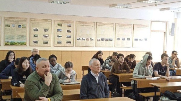 Встреча «Война глядит сквозь страницы»