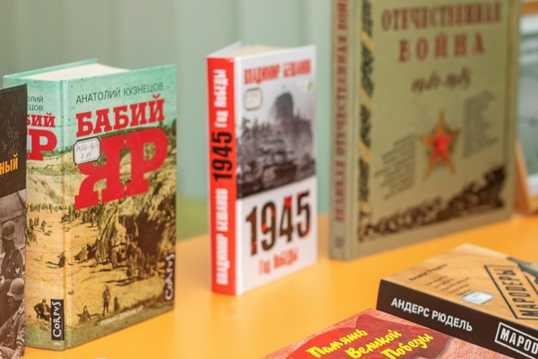 «Никто в забвенье не уходит»