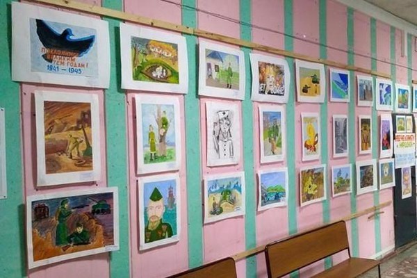 Выставка рисунков «Юный художник»