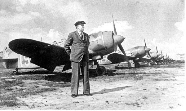 Историко-патриотический час «Авиаконструкторы, прославившие Россию»
