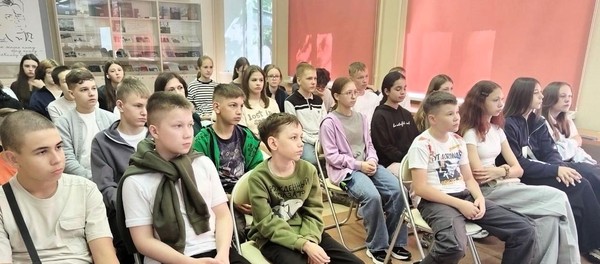 Исторический экскурс «Летопись Победы в камне и бронзе»