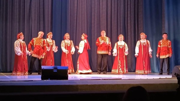 «Песни сентября» и трио «Задорные подружки»