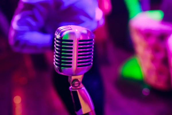 Чёрный Stand-up — Екатеринбург