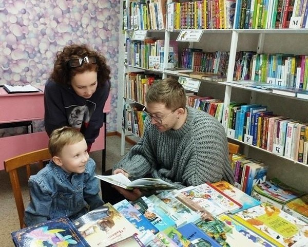 Громкие чтения «Всей семьей в библиотеку»
