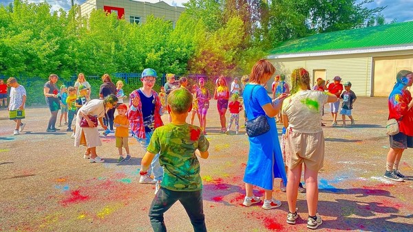 «Фестиваль красок Холли»