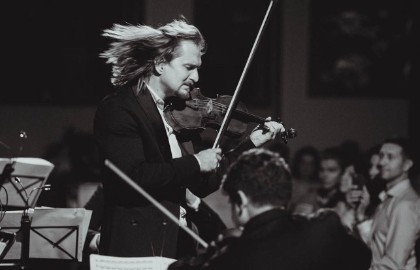 Virtuoso: приношение Паганини в ауре тысячи свечей