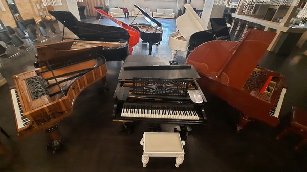 Арт-лига — 8 роялей одновременно