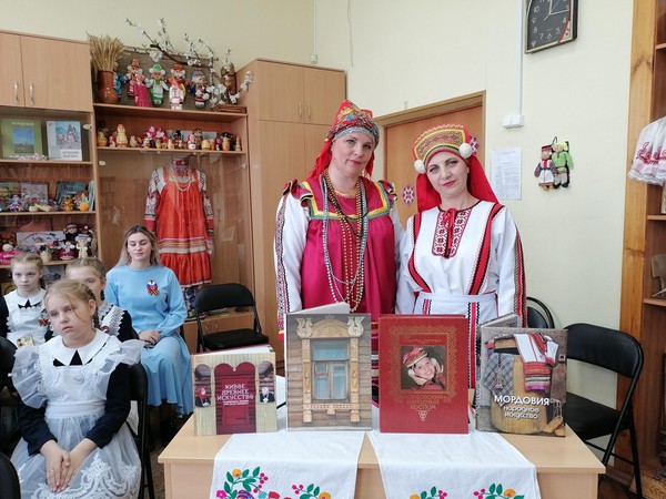 «Национальный костюм – душа народа»: телемост