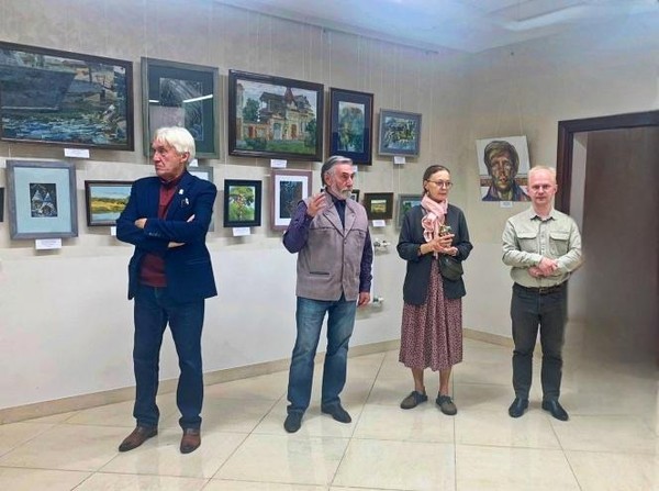 Открытие молодёжной художественной выставки
