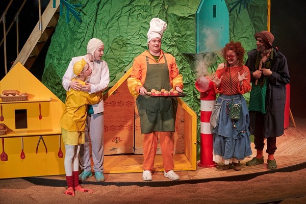 Приречная страна