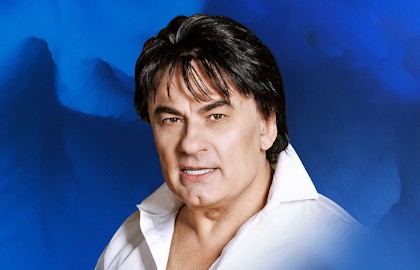 Александр Серов