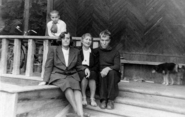 Кураторская экскурсия по выставке «Пастернаки: родители и дети. Часть 4. Время утрат»