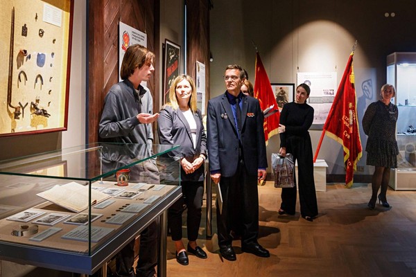 Экскурсия по выставке «России славные сыны»