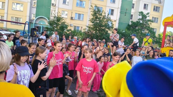 Праздничная концертно-игровая программа «Край дружных семей»