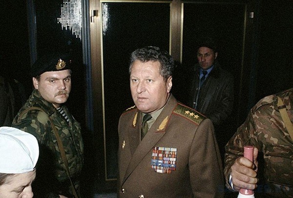 Тематическая беседа «Легенды ВДВ: генерал-полковник Ачалов В.А.»