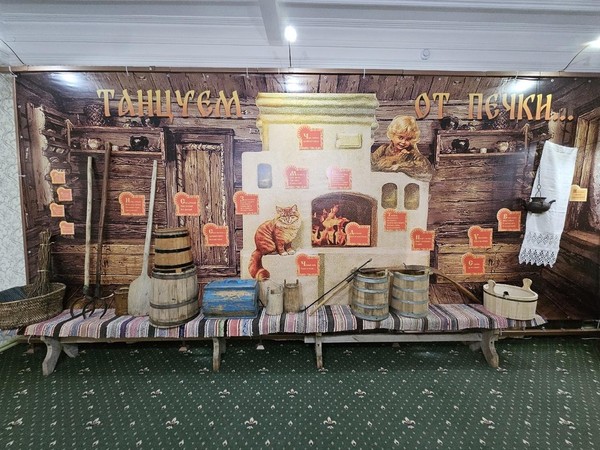Экскурсия по выставке «Что предметы старины рассказать тебе должны»