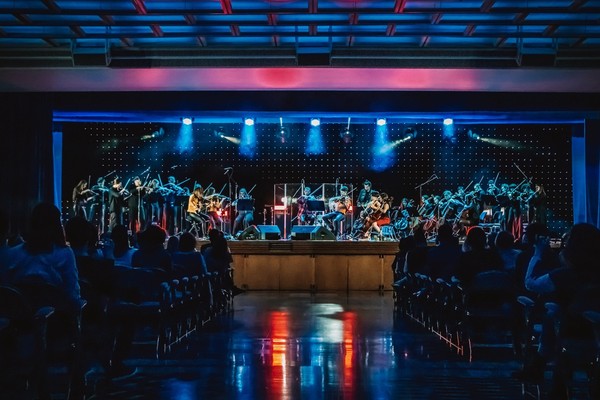 Hard Rock Orchestra. Хиты группы «Queen»