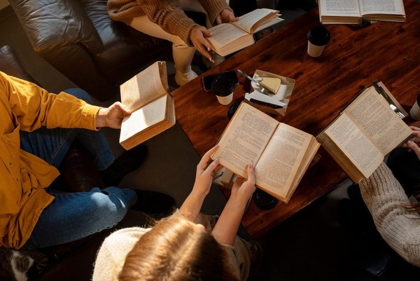Книжный коктейль: микс эпох и жанров
