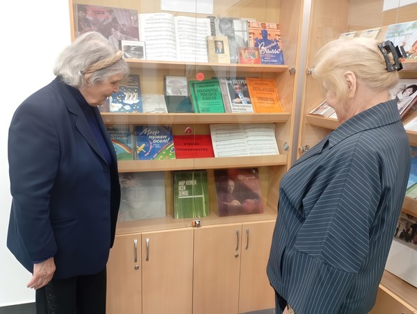Выставка «Терроризм угроза человечеству»