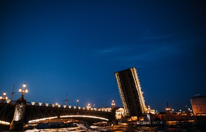Разводные мосты на катере в мини-группе