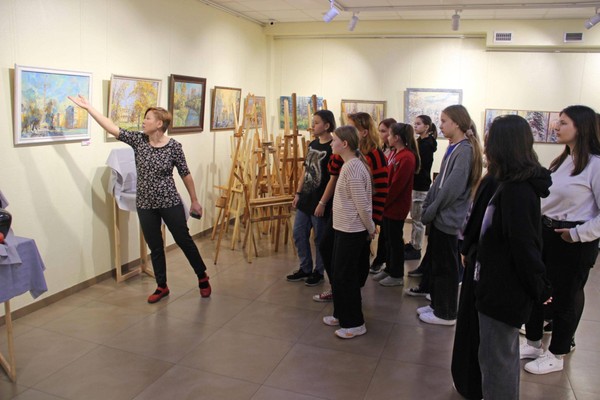 Экскурсия по персональной выставке Сергея Тарханова