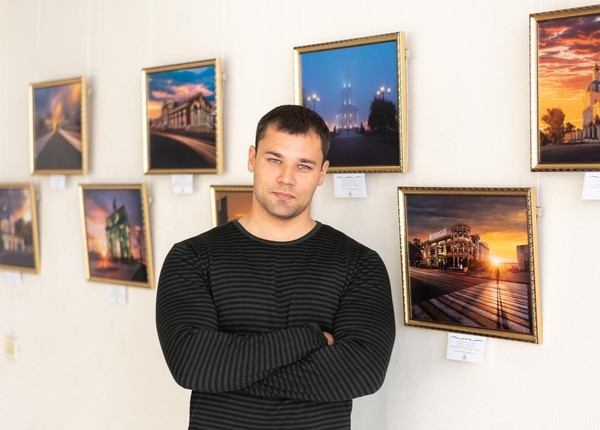 Выставка «Палитра уличных странствий»