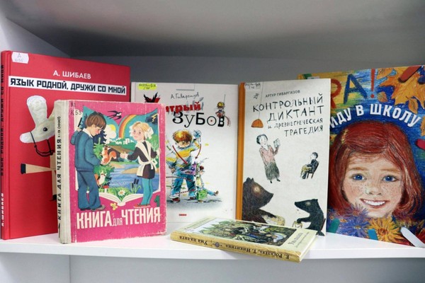 Выставка «Школа и как в ней выжить»
