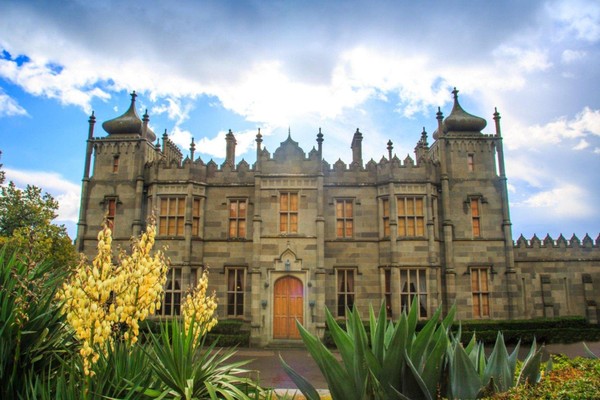 Экскурсия по экспозиции «Парадные залы Главного корпуса Воронцовского дворца»