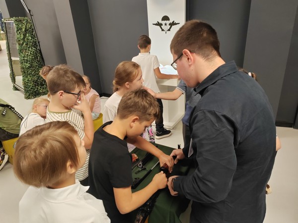 Интерактивная программа «Я десантник!»