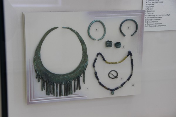 Экскурсия по залу археологии