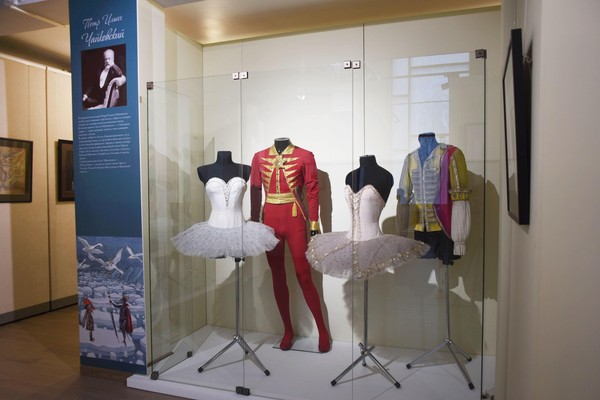 Выставка «Старая добрая сказка»