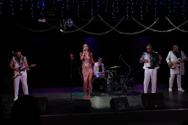 Хиты под ёлкой