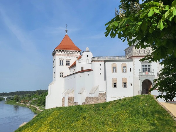 Из Минска — в Гродно, жемчужину на Немане