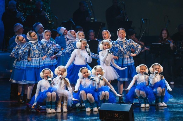 Театрализованное представление «Рождество приходит в дом»