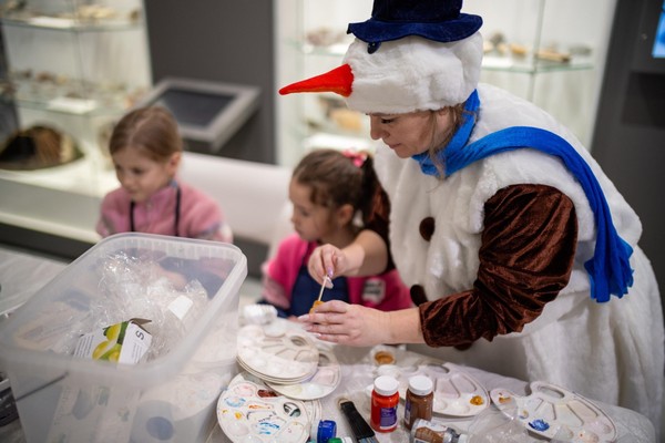 Мастер-класс «От стеклянного шара до деревянной звезды: история елочной игрушки»