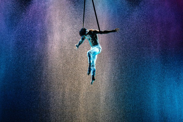 Пластический спектакль-шоу «Сезон дождей»