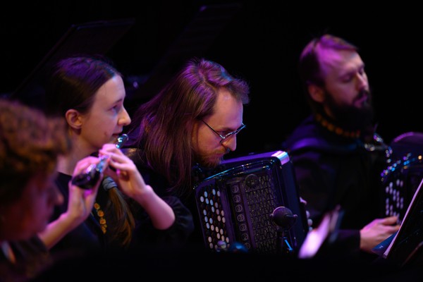 Фолк-фьюжн. Красные бусы