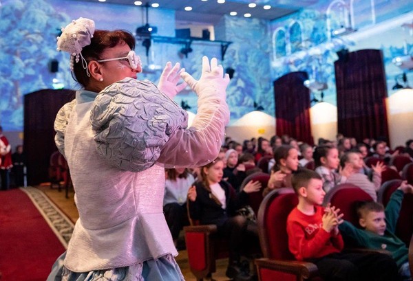 Новогодняя интермедия «Загадки от Снегурочки»