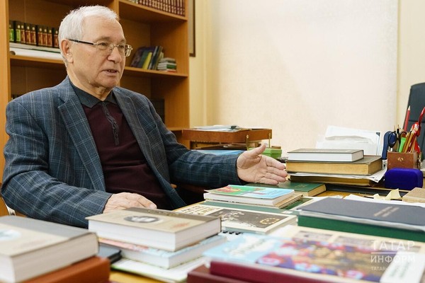 «Разил Вәлиев- күпкырлы талант иясе»