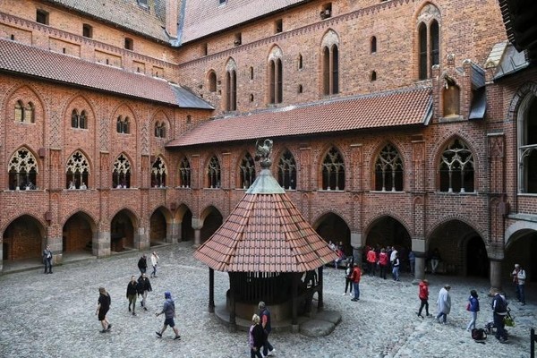 Лекция «Путешествия по миру. Орденский замок Мариенбург»